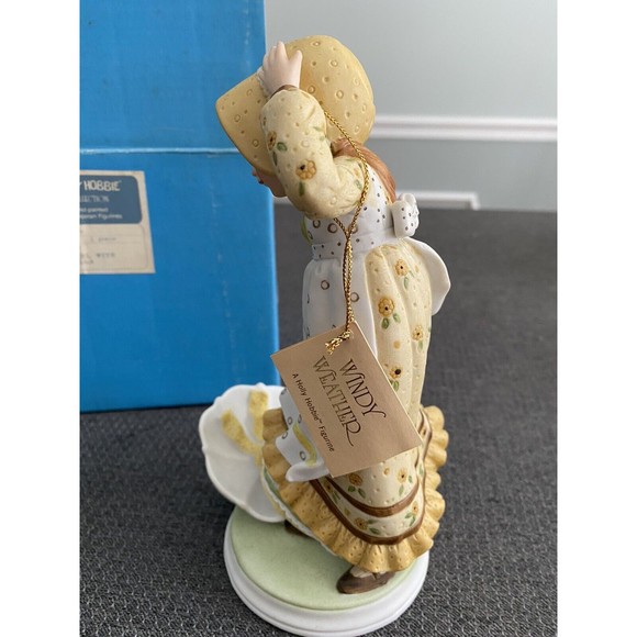 Vtg Holly Hobby Windy Weather Girl w/Umbrella HandPainted Porcelain Figurine IOB - Picture 5 of 10
